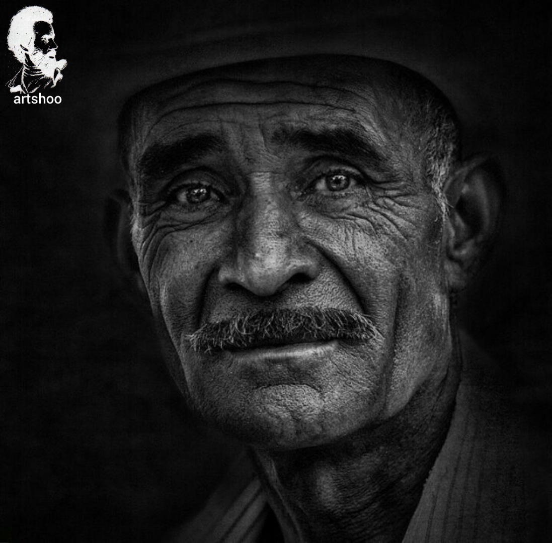 مدل پرتره سیاه قلم